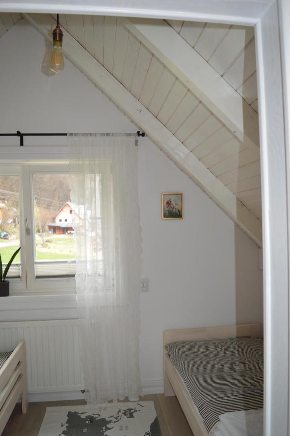 Bialy Domek Tylmanowa Bagian luar foto